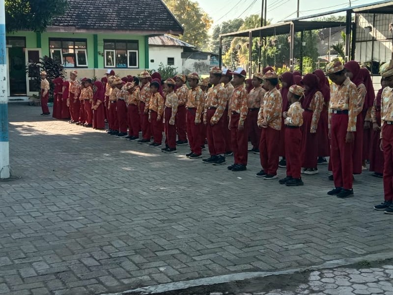 UPACARA MEMPERINGATI KESAKTIAN PANCASILA